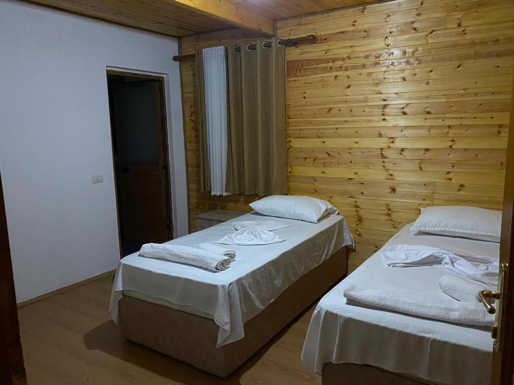 Bujtina Vellezerit Grrela Hotel Theth Ngoại thất bức ảnh